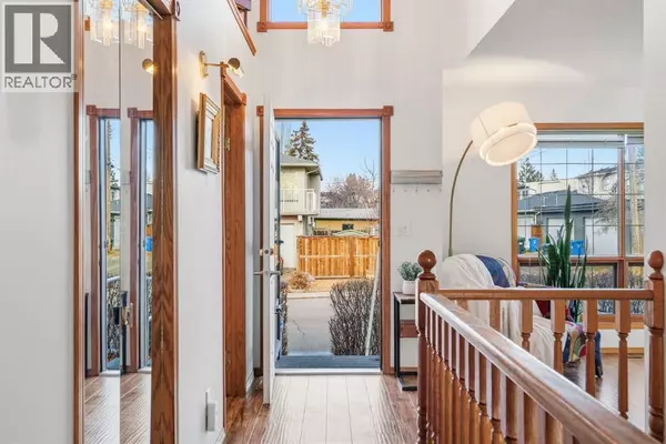 Calgary, AB T3E1C9,4507 37 Avenue SW