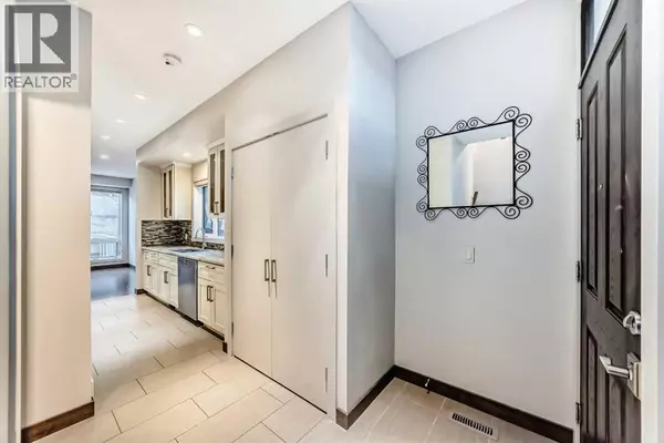 Calgary, AB T2E3E1,3825 1 Street NE