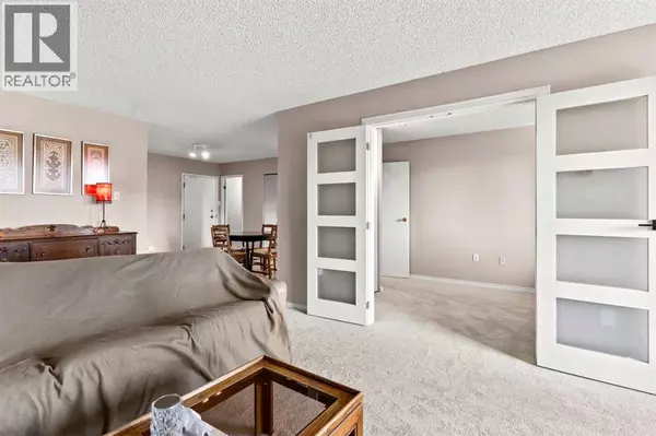 Calgary, AB T2R0H7,704, 718 12 Avenue SW