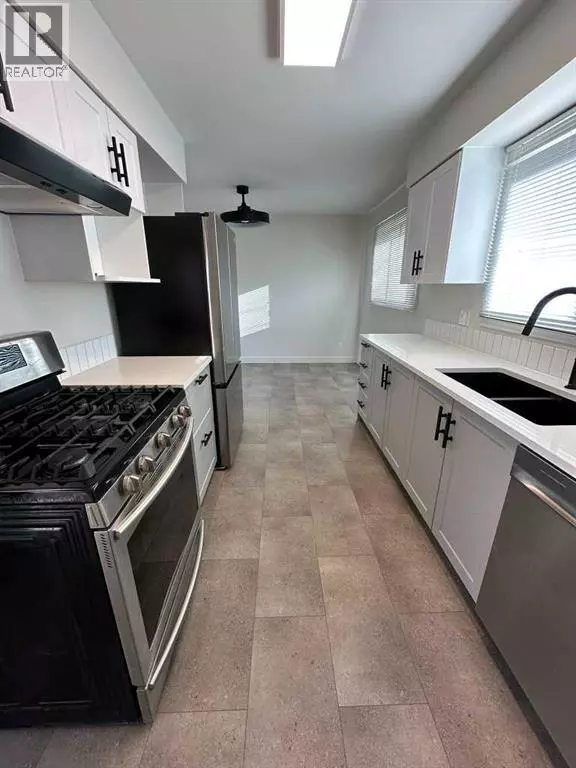 Lethbridge, AB T1K0W9,1726 15 Avenue S