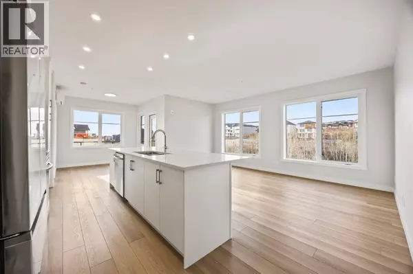 2202, 2117 81 Street SW, Calgary, AB T3H6H5