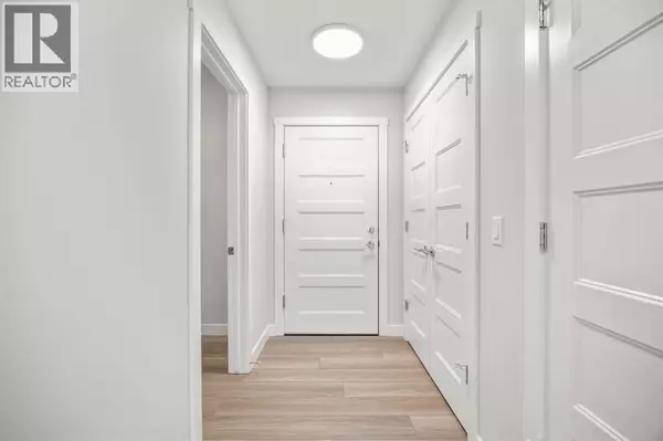 Calgary, AB T3H6H5,2202, 2117 81 Street SW