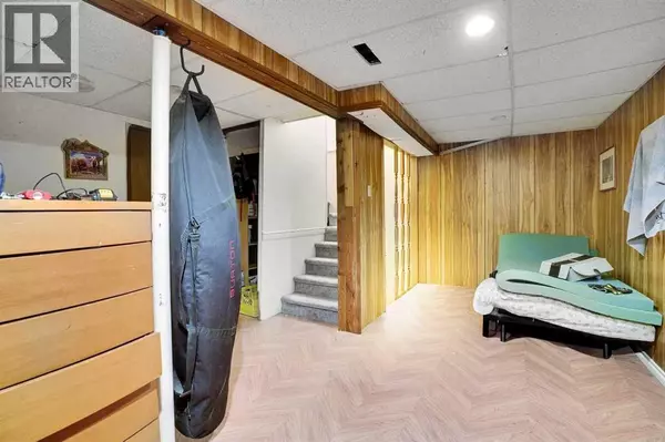 Calgary, AB T2A6J1,28 Abergale Close NE