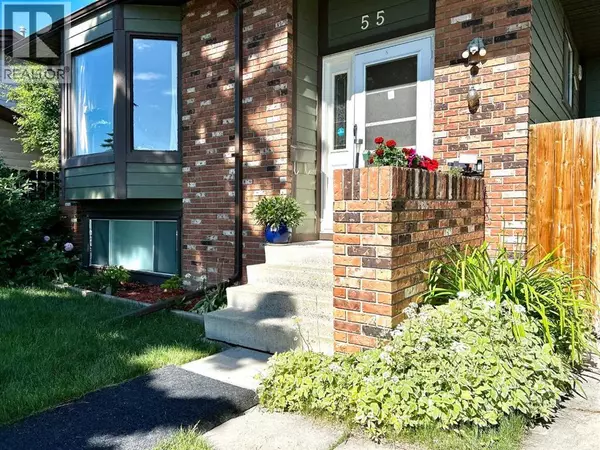 Calgary, AB T3K1G4,55 Bermuda Close NW