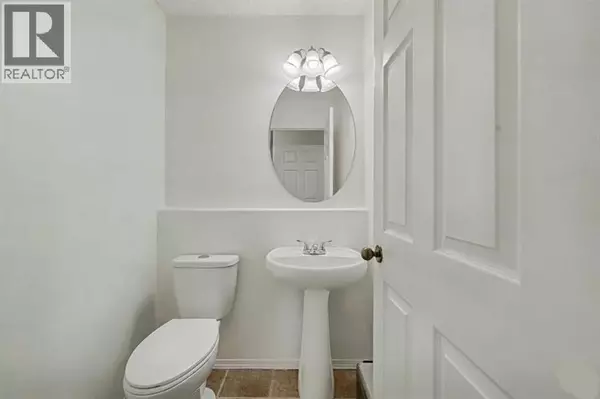 Calgary, AB T3J5A7,12 Tarawood Grove NE