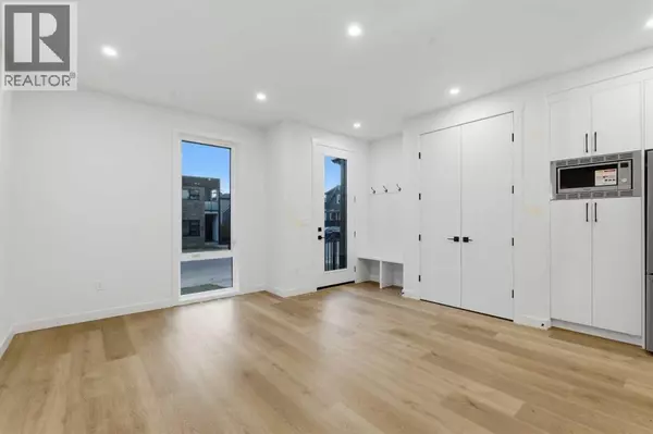 Calgary, AB T2E2G7,102, 212 32 Avenue NE