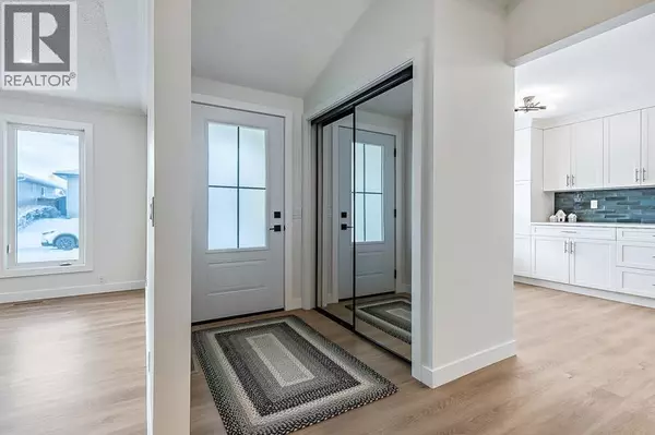 Calgary, AB T2W4C5,15 Woodford Crescent SW