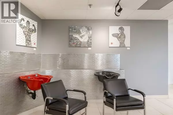 Calgary, AB T3E0B1,100, 2909 17 Avenue SW