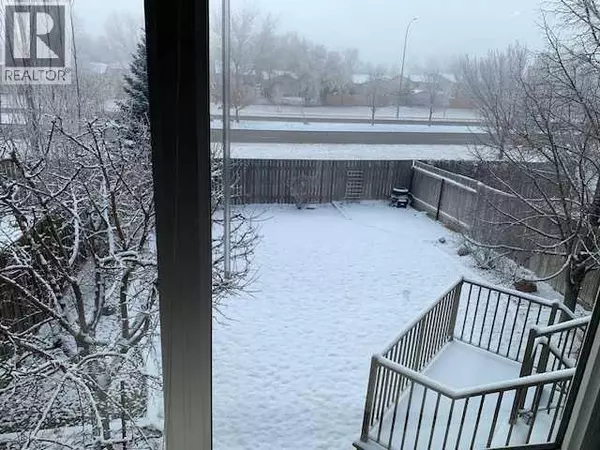 Lethbridge, AB T1K7Y6,749 Blackfoot Terrace W