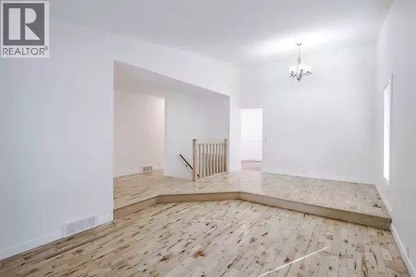 Calgary, AB T3K1H8,128 Bermuda Drive NW