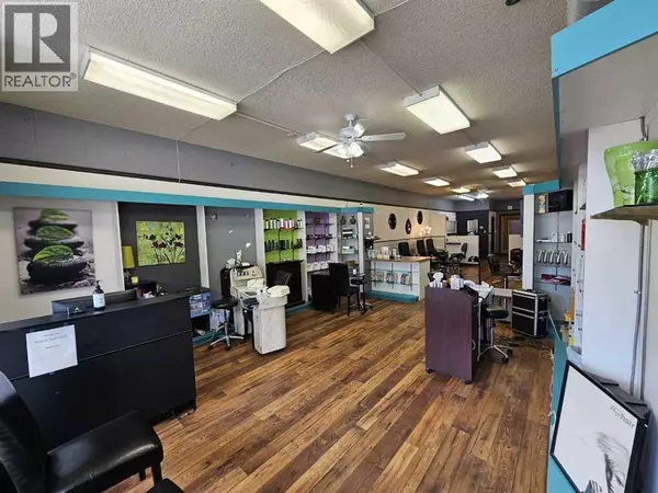 Lethbridge, AB T1H3H7,724 23 Street N