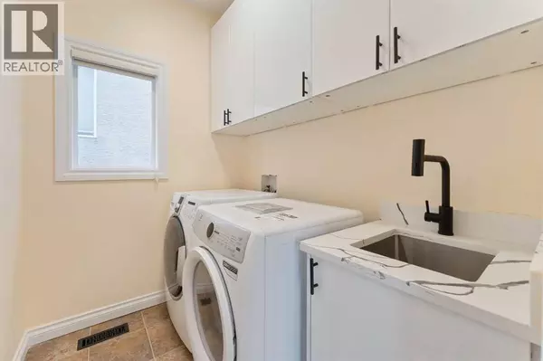 Calgary, AB T3R1R2,20 Sherwood Circle NW