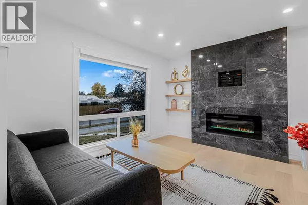 2, 112 Erin Grove Close SE, Calgary, AB T2B2T4