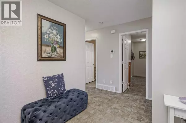 Chestermere, AB T1X1L5,212 Cove Court