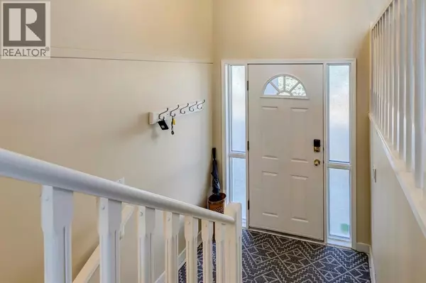 Calgary, AB T2X3G4,19 Sunlake Gardens SE