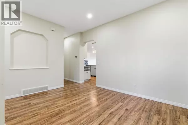 Calgary, AB T3H5J4,64 Cougarstone Square SW