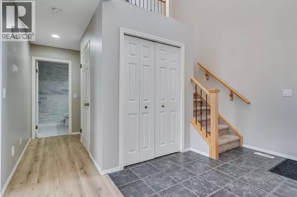 Chestermere, AB T1X5J1,104 Cove Crescent