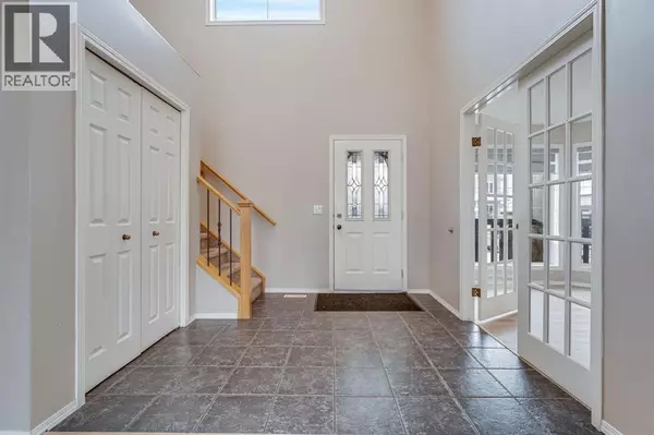 Chestermere, AB T1X5J1,104 Cove Crescent