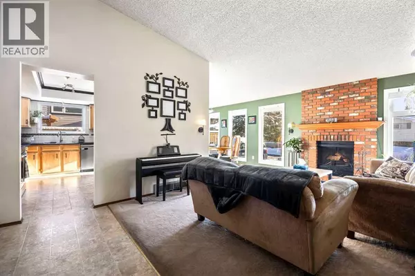 Calgary, AB T3K1L1,76 Bedford Circle NE