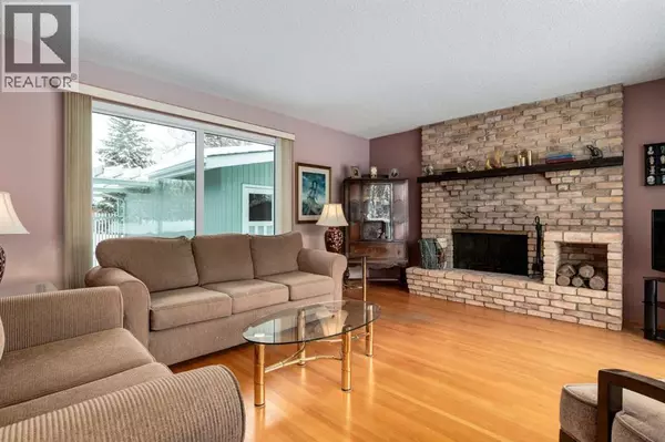 Calgary, AB T2J1W1,180 Maple Court Crescent SE