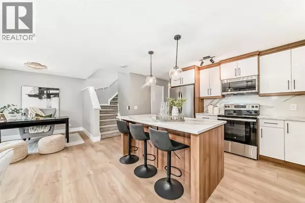 Chestermere, AB T1X1H1,125 Lakeview Shores