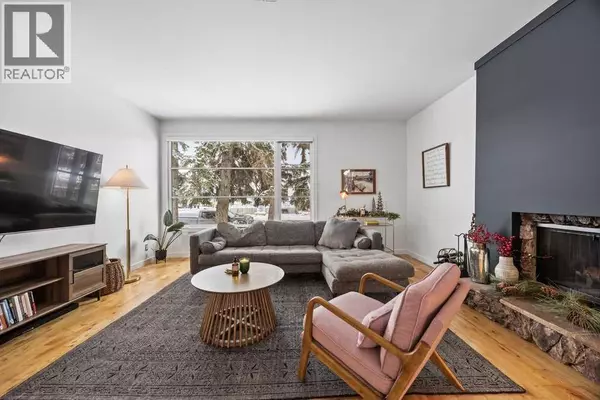 Calgary, AB T3E2T4,2603 33 Street SW