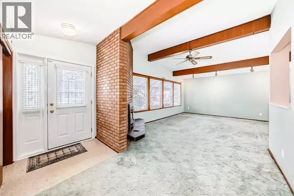 Calgary, AB T2J1H5,332 Wascana Crescent SE