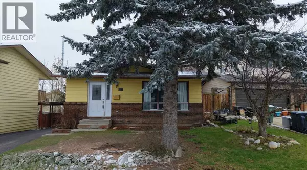 76 Coach Manor Rise SW, Calgary, AB T3H1C4