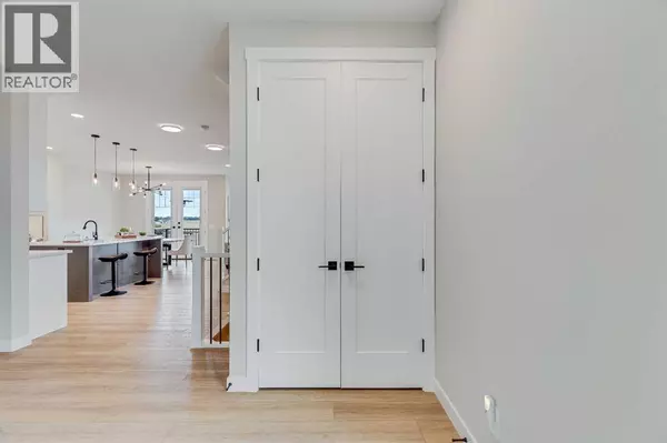 Chestermere, AB T1X3C2,471 Kinniburgh Loop