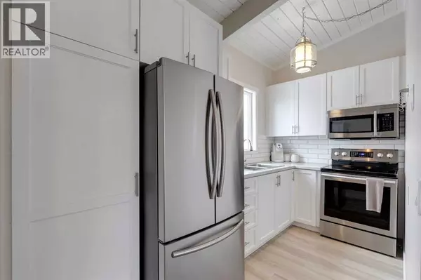 Calgary, AB T2V4E7,2630 Oakmoor Drive SW