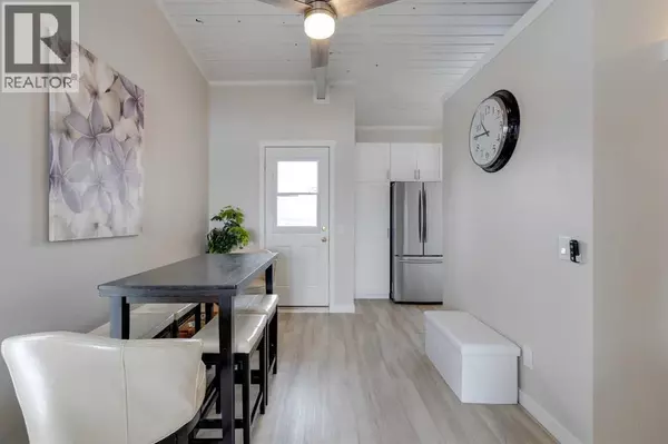 Calgary, AB T2V4E7,2630 Oakmoor Drive SW