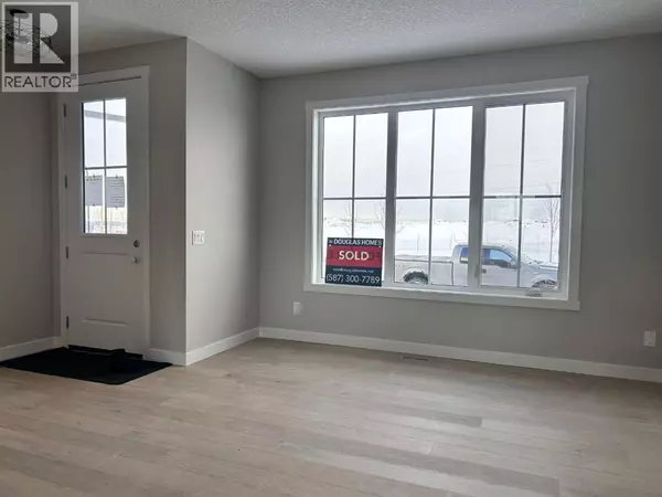 Calgary, AB T3S0A7,33 Sora Gate SE