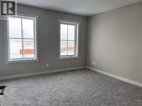 Calgary, AB T3S0A7,33 Sora Gate SE