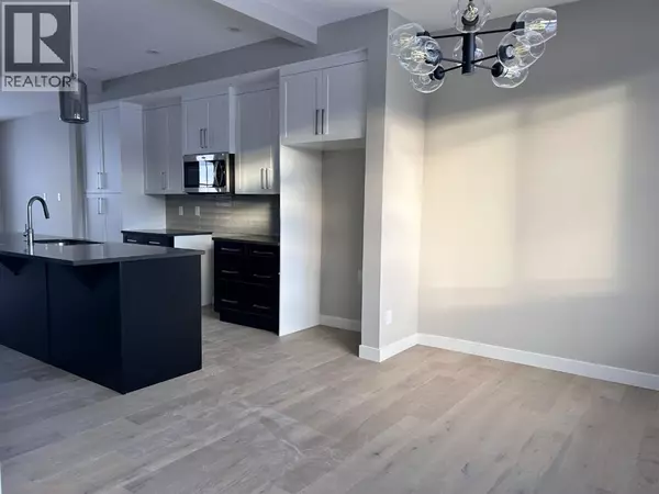 Calgary, AB T3S0A7,33 Sora Gate SE