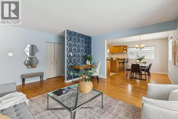 Calgary, AB T2V3H6,114 Hallbrook Drive SW