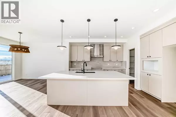 Cochrane, AB T4C3J5,172 Southborough Common