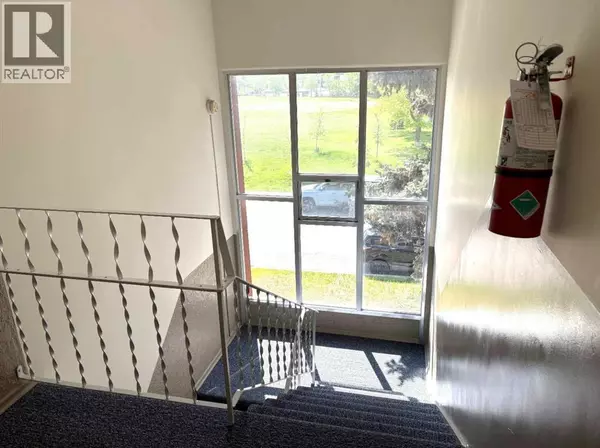 Calgary, AB T2M1J2,2208 20 Avenue NW