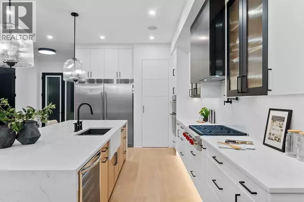 Calgary, AB T3C0V2,3112 13 Avenue SW