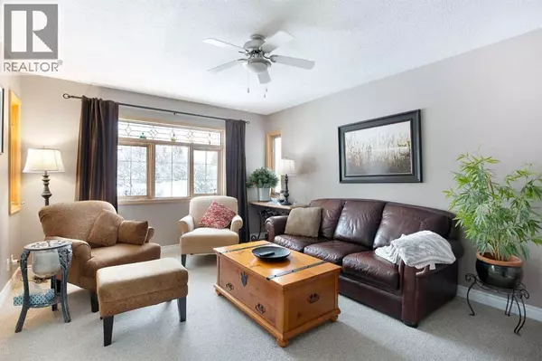 Calgary, AB T3E4A1,2607 Kelwood Drive SW