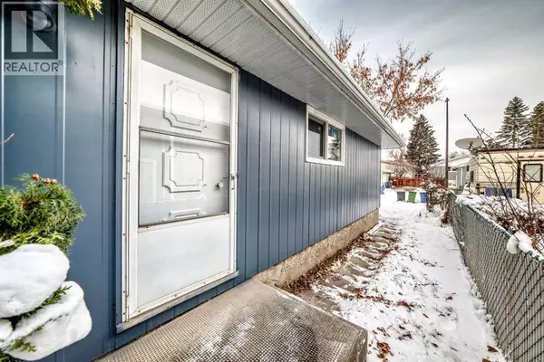 Calgary, AB T2B0k5,3429 33A Avenue SE