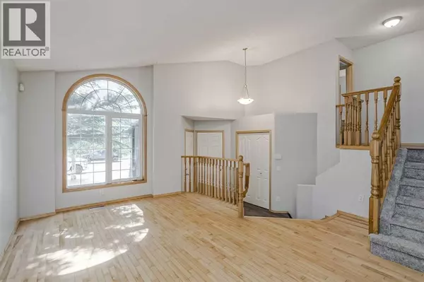 Calgary, AB T3K6C2,31 Panatella Drive NW