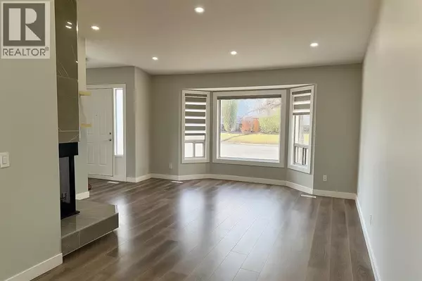 Calgary, AB T1Y6A4,36 Whitehaven Road NE