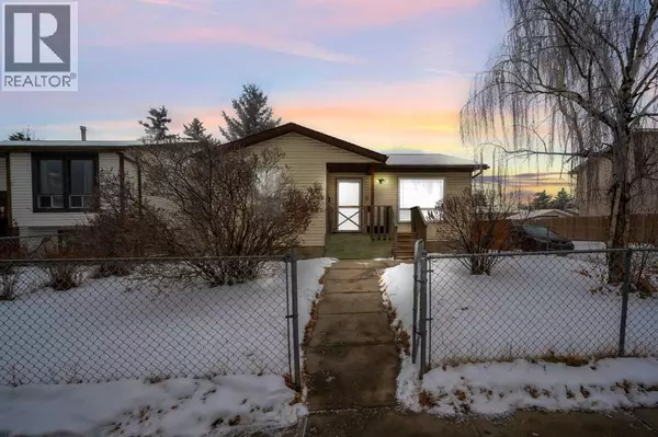 120 Castlebrook Rise NE, Calgary, AB T3J1P1