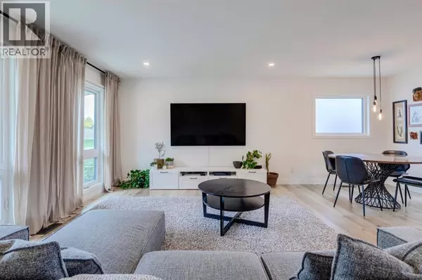 Calgary, AB T2J2H3,1240 Mapleglade Crescent SE