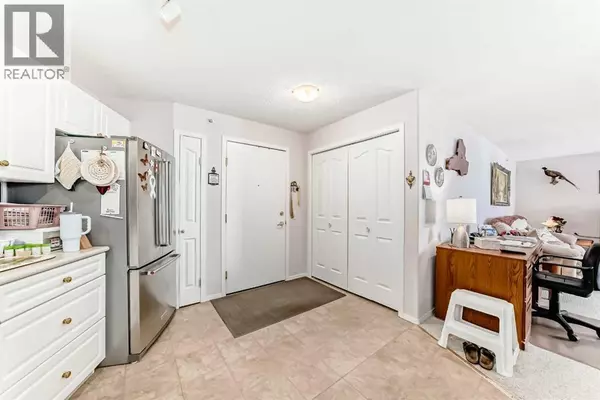 Calgary, AB T2Y4M1,410, 5000 Somervale Court SW