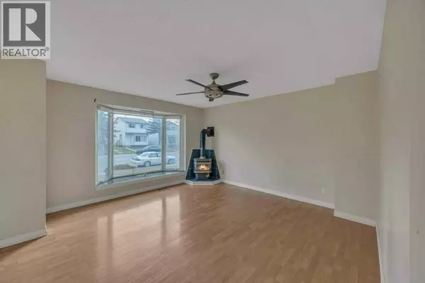 Calgary, AB T3J3H3,32 Martindale Boulevard NE