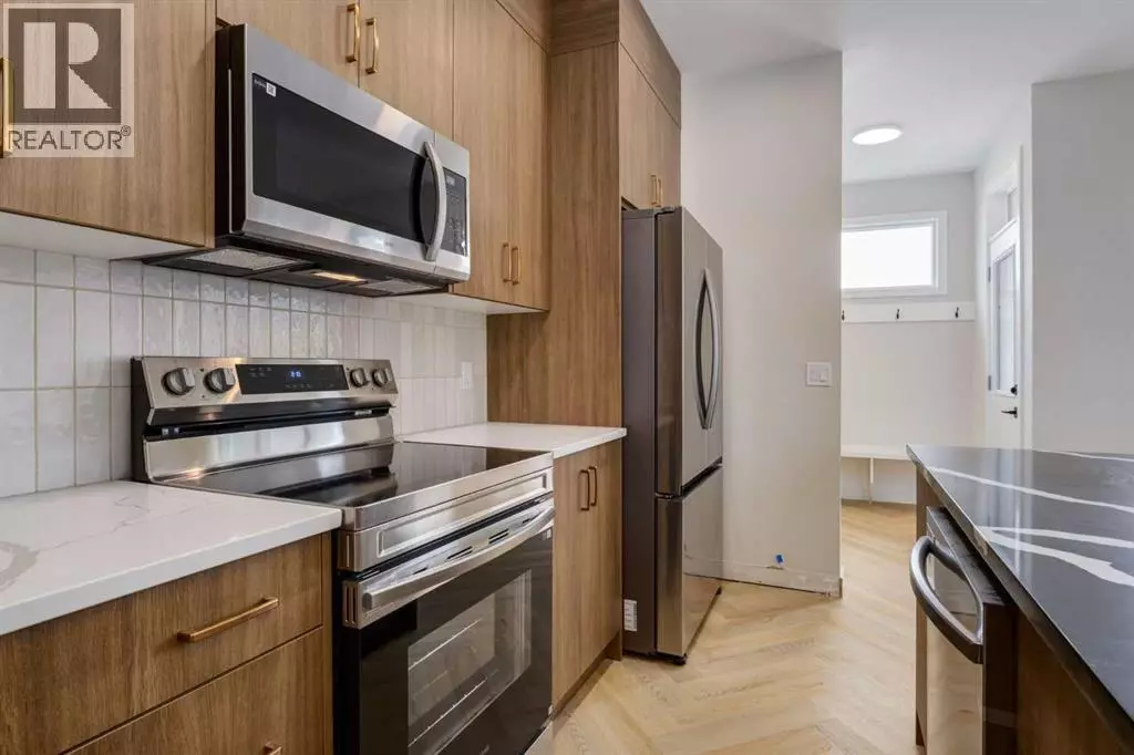 Calgary, AB T3S0R2,7153 Rangeview Avenue SE