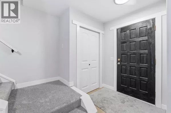 Calgary, AB T2W3H9,16 Cedarwood Rise SW