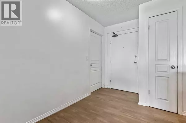 Calgary, AB T2Z0T8,104, 250 New Brighton Villas SE