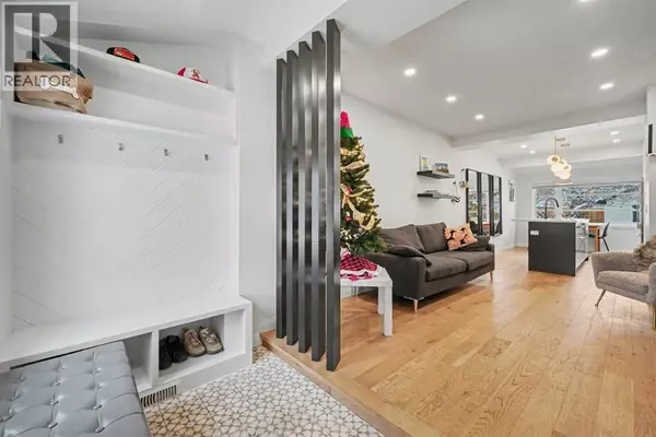 Calgary, AB T2M0V4,835 18 Avenue NW